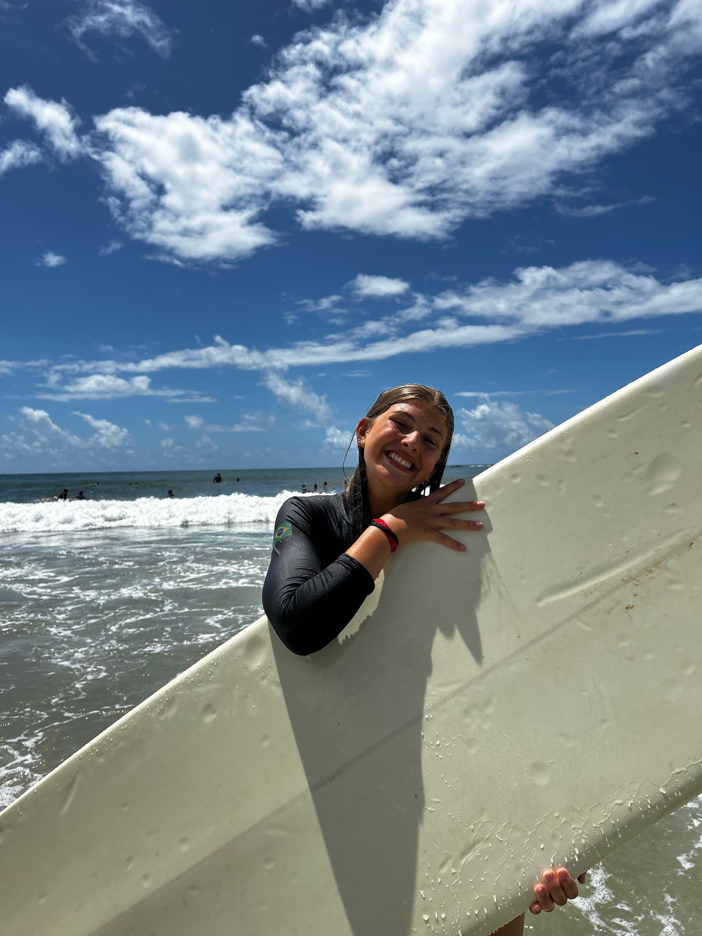 Anna Barbara med surfbræt