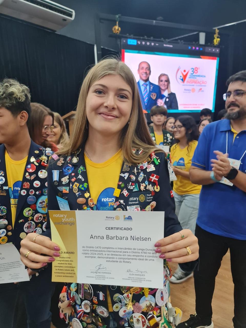 Anna Barbara med Rotary-diplom